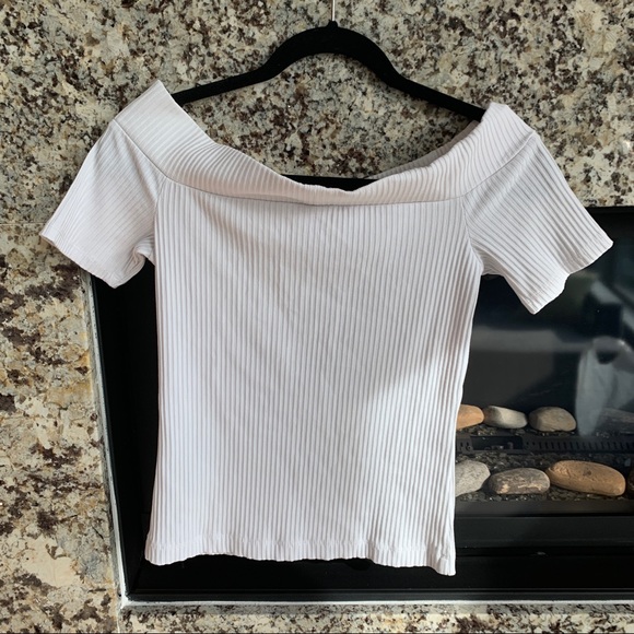 ARITZIA Off the Should White Top - Picture 3 of 4
